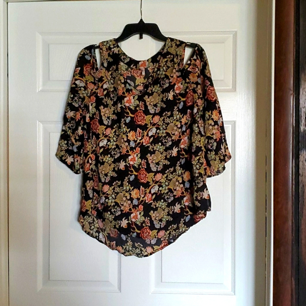 Floral cold shoulder blouse
